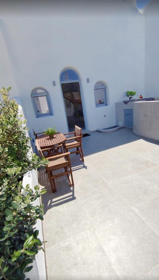 Volcan Secret Cave Apartment Karterados (Santorini)