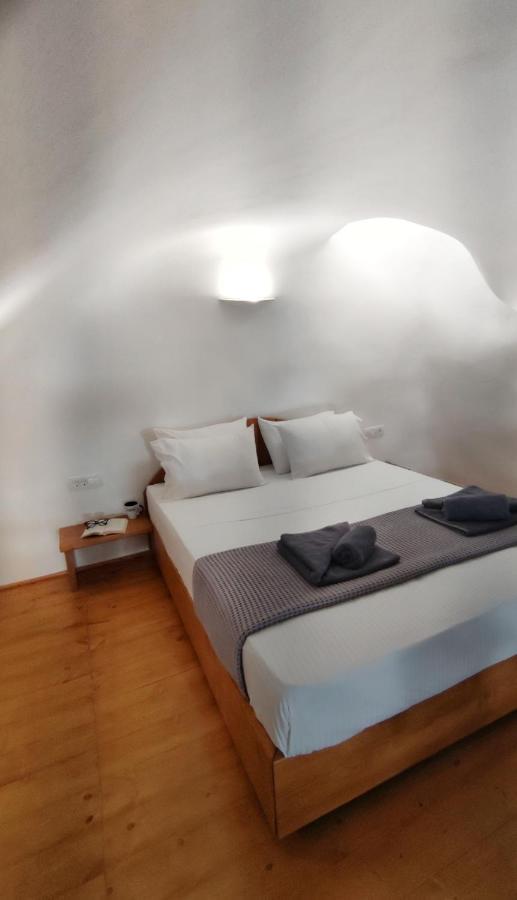 Apartment Volcan Secret Cave Karterados (Santorini)