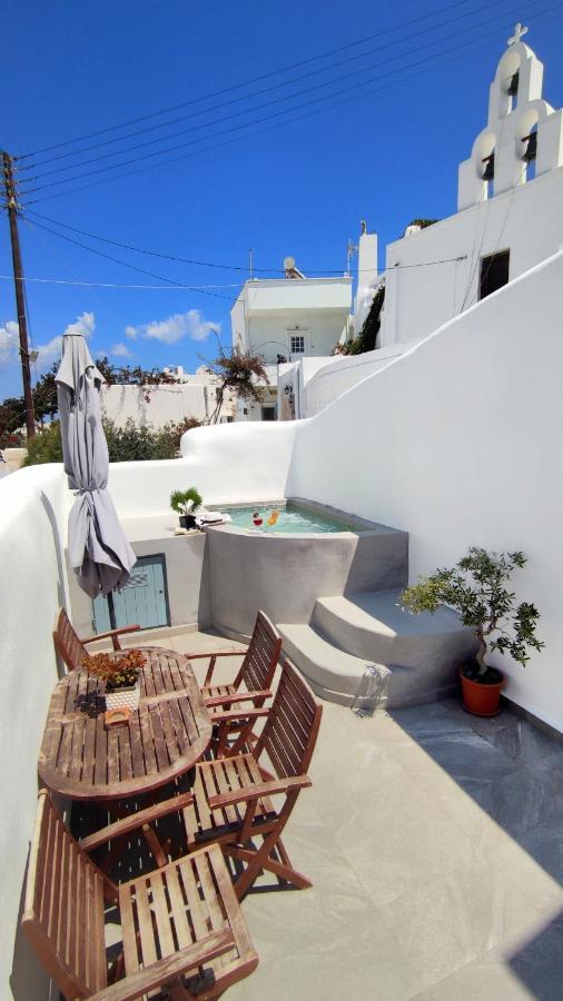 Volcan Secret Cave Apartment Karterados (Santorini)