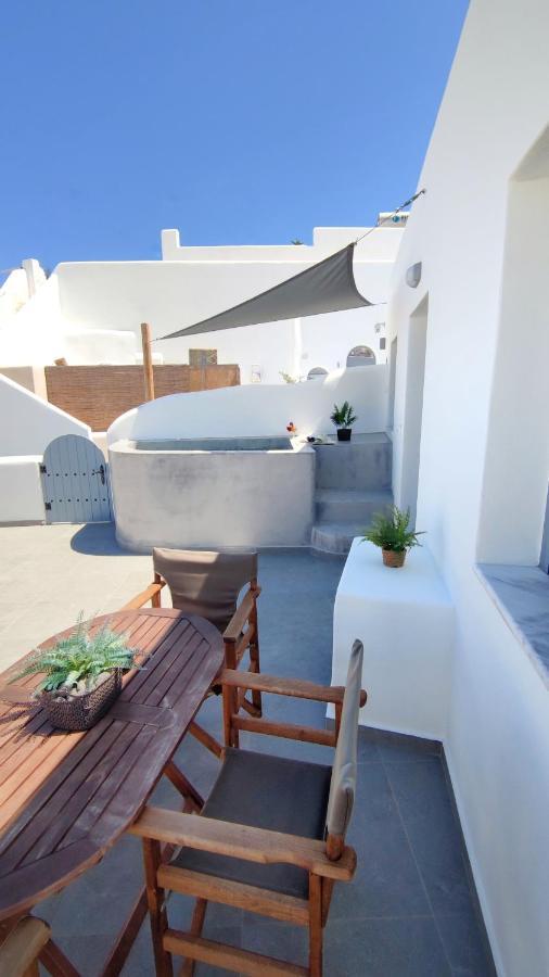 Apartment Volcan Secret Cave Karterados (Santorini)